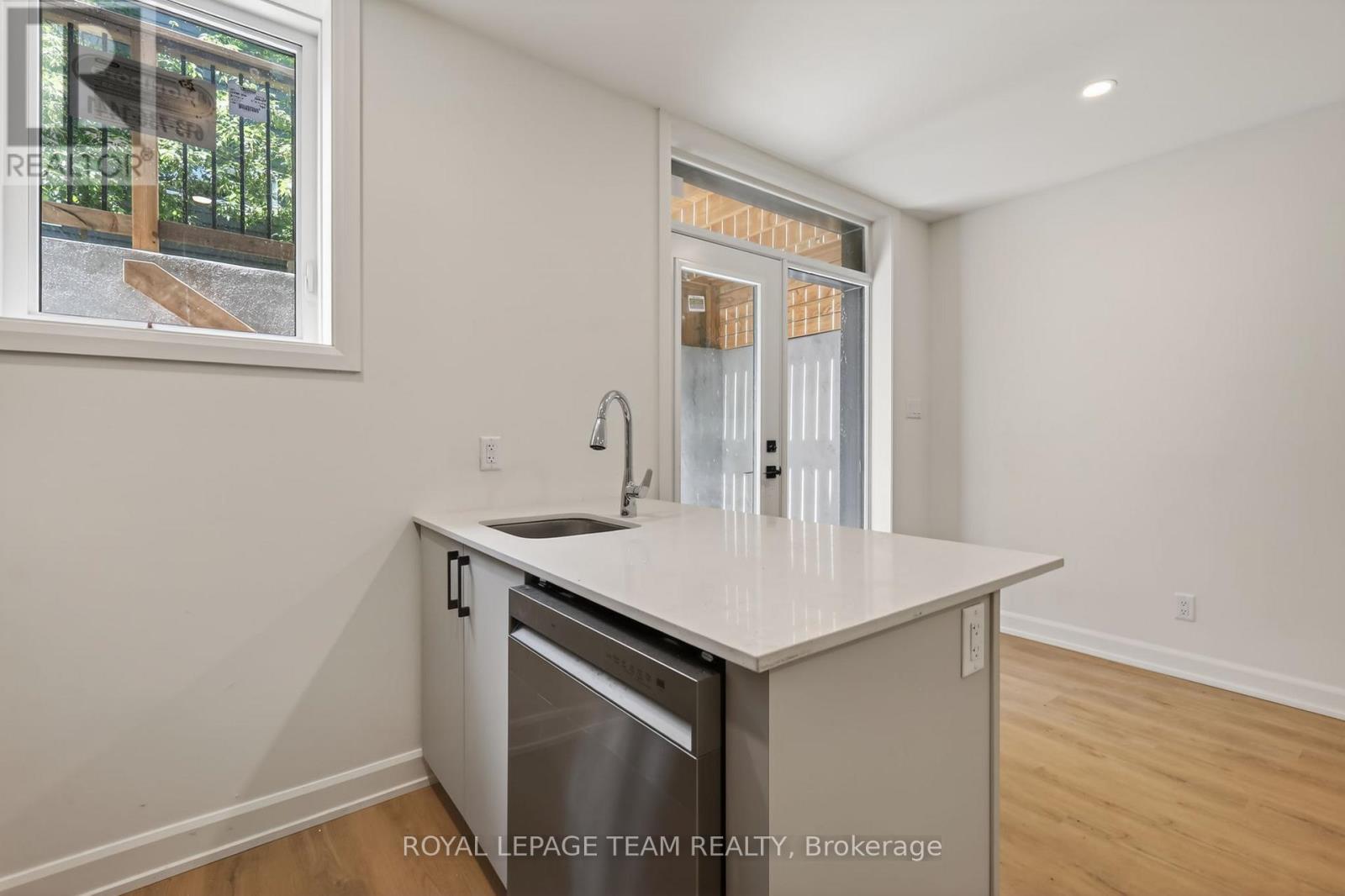 B - 608 Tweedsmuir Avenue, Ottawa, Ontario  K1Z 5P3 - Photo 8 - X13719698