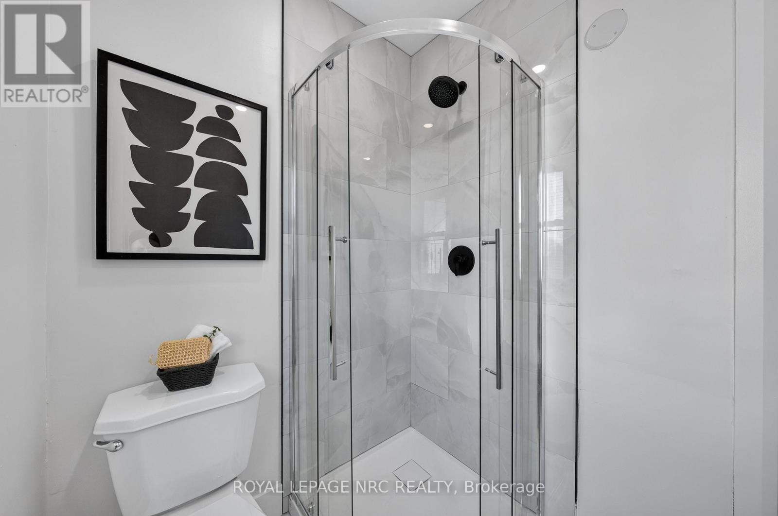 12 Admiral Road, St. Catharines, Ontario  L2P 1G5 - Photo 28 - X13719646