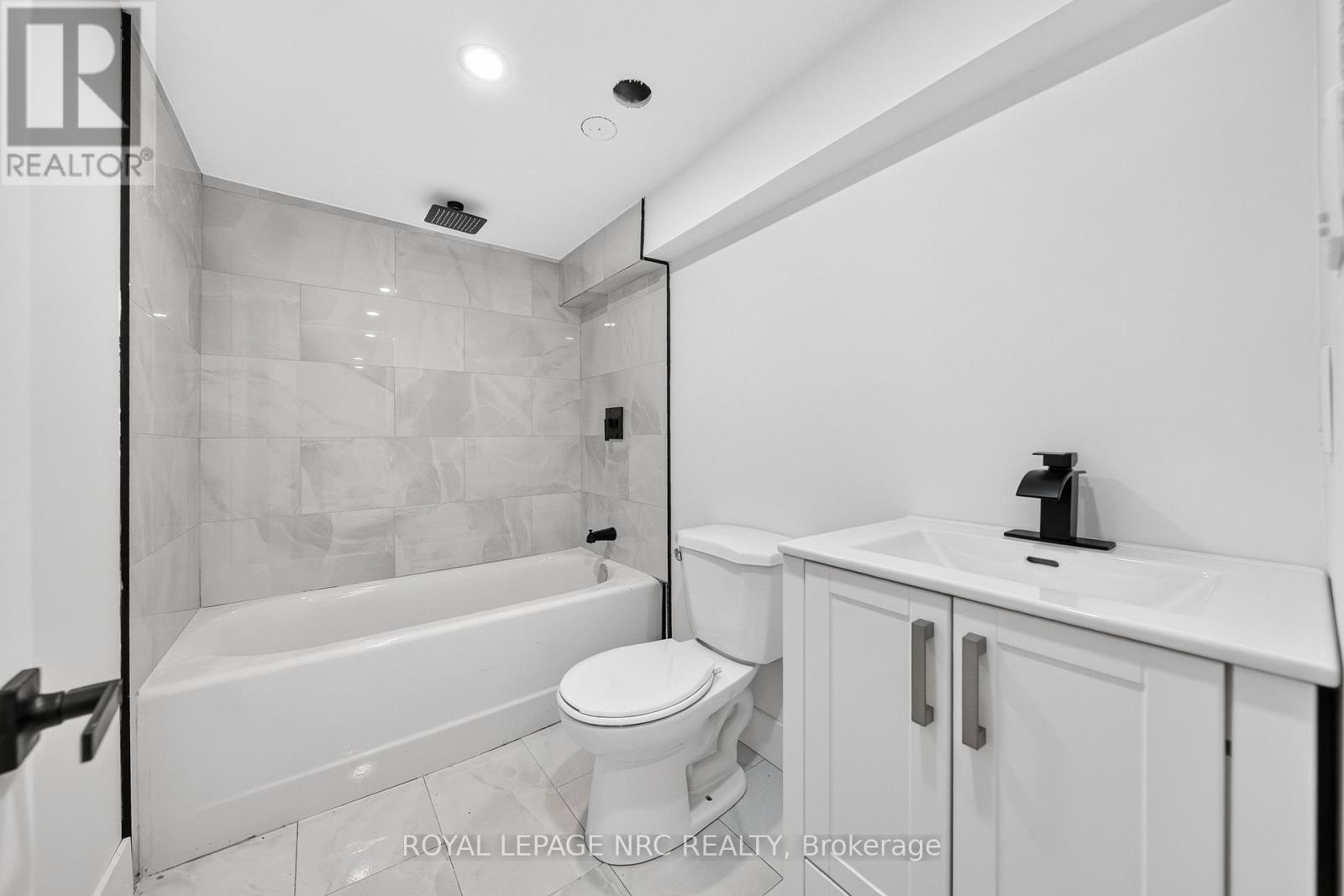 12 Admiral Road, St. Catharines, Ontario  L2P 1G5 - Photo 36 - X13719646