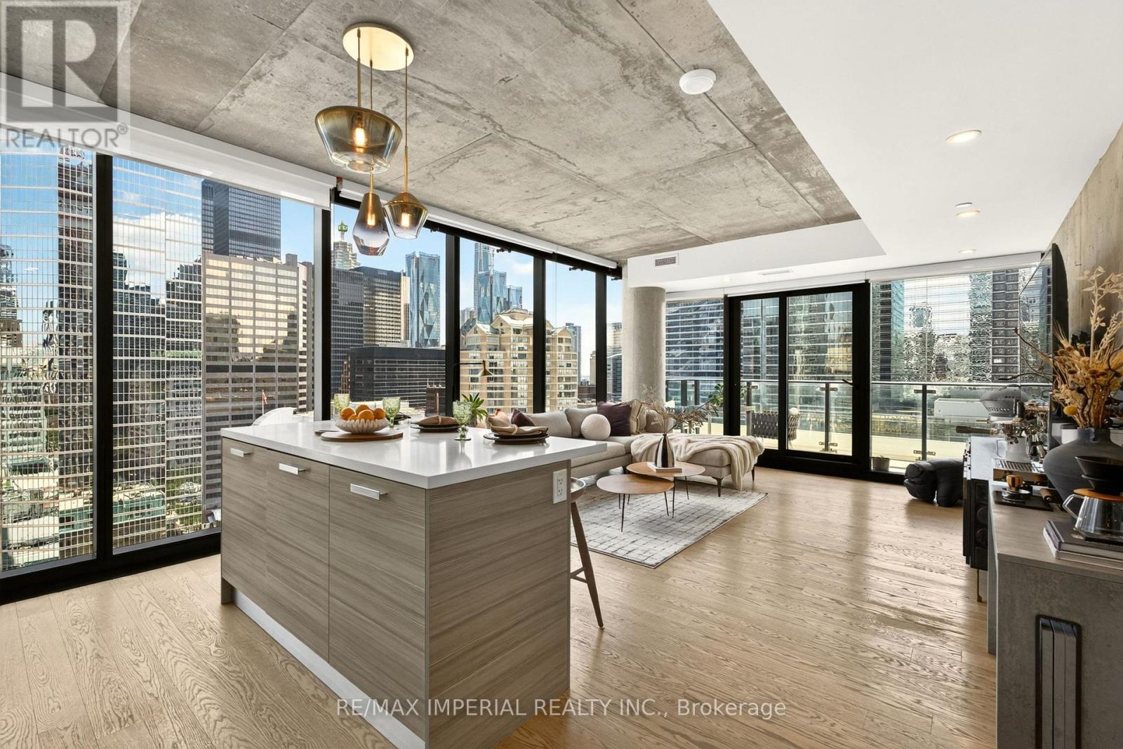 1804 - 224 King Street W, Toronto, Ontario  M5H 0A6 - Photo 2 - C13719624