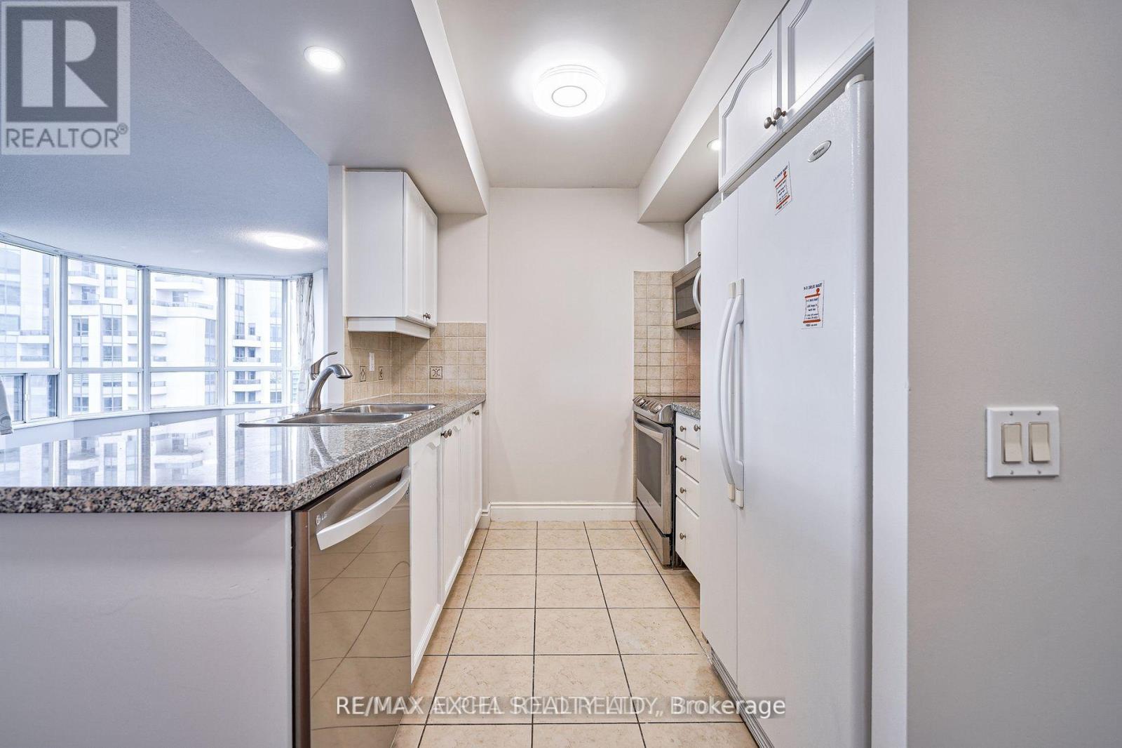 2511 - 10 Northtown Way, Toronto, Ontario  M2N 7L4 - Photo 12 - C13719628