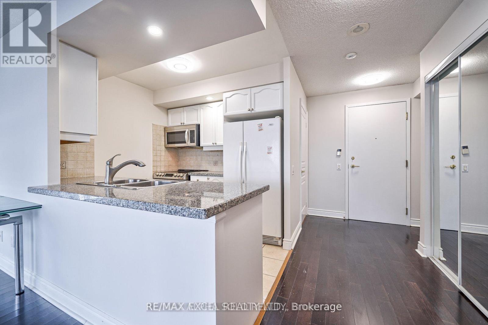 2511 - 10 Northtown Way, Toronto, Ontario  M2N 7L4 - Photo 13 - C13719628