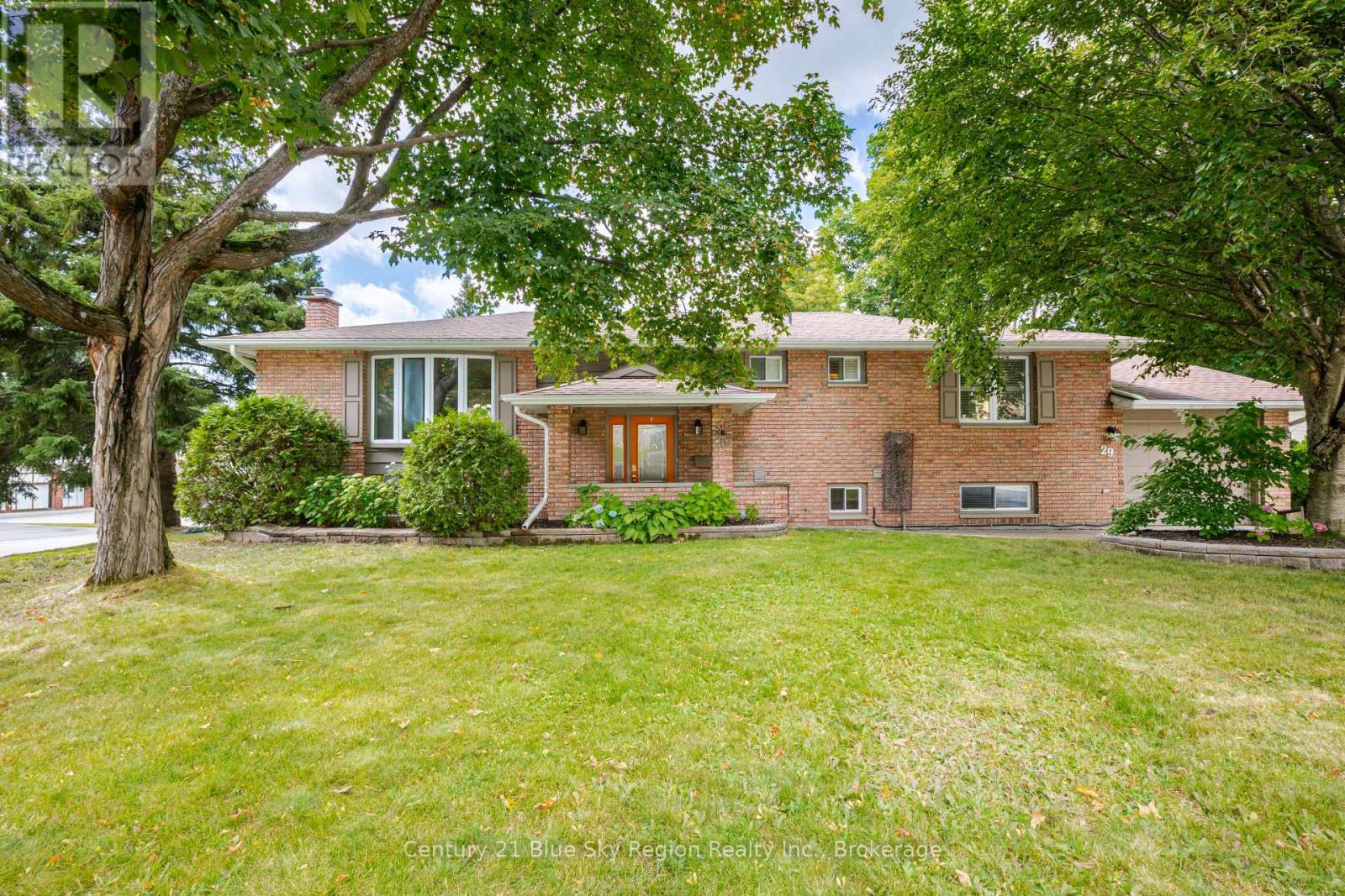 29 CARRIAGE CRESCENT, North Bay, Ontario