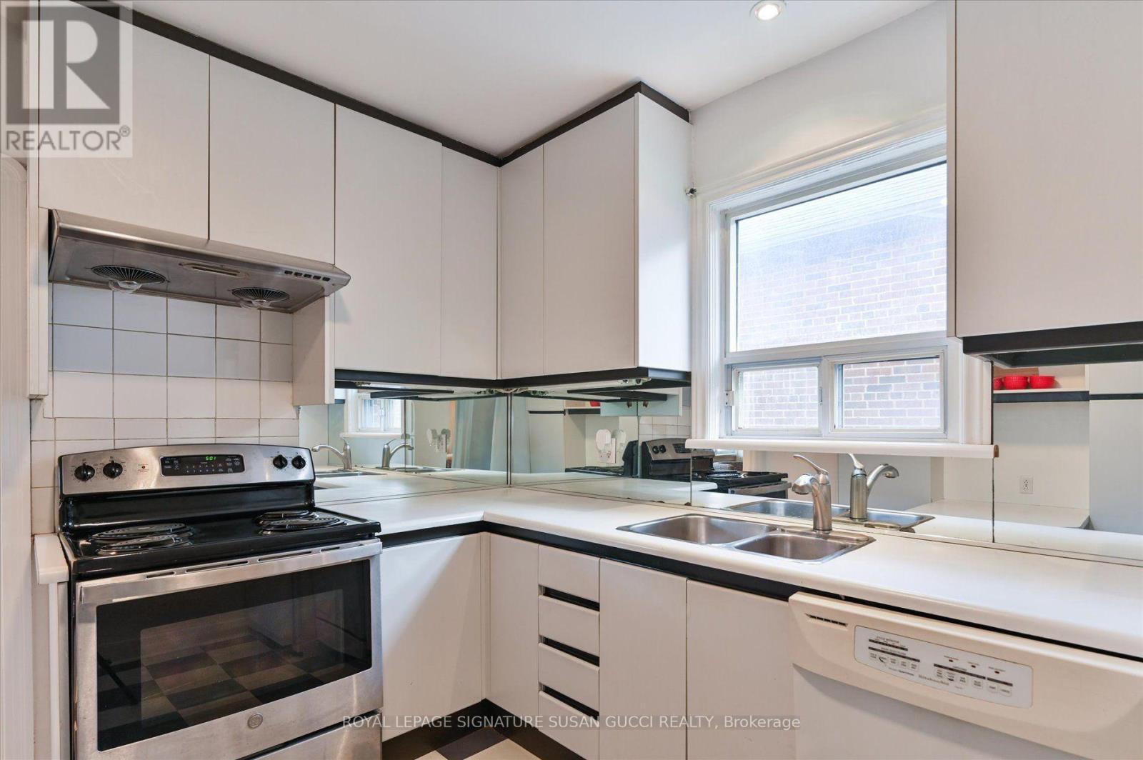 292 Glebemount Avenue, Toronto, Ontario M4C 3V3 - Photo 11 - E13719706