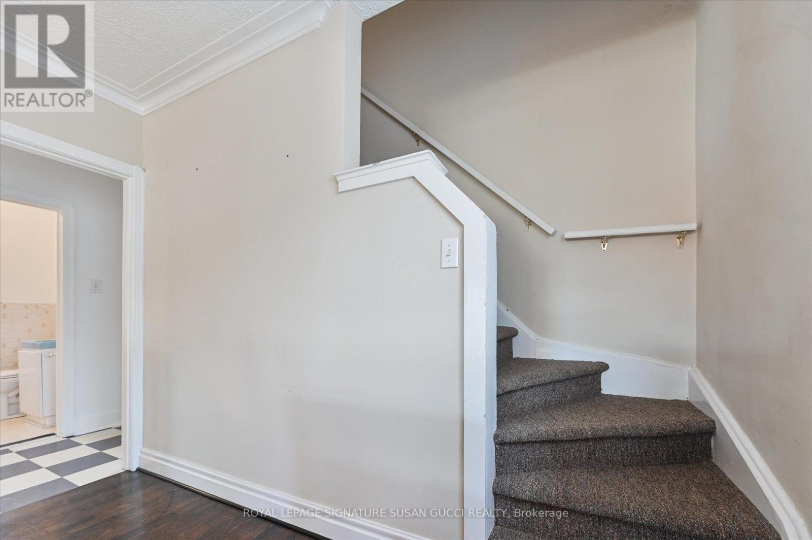 292 Glebemount Avenue, Toronto, Ontario M4C 3V3 - Photo 15 - E13719706