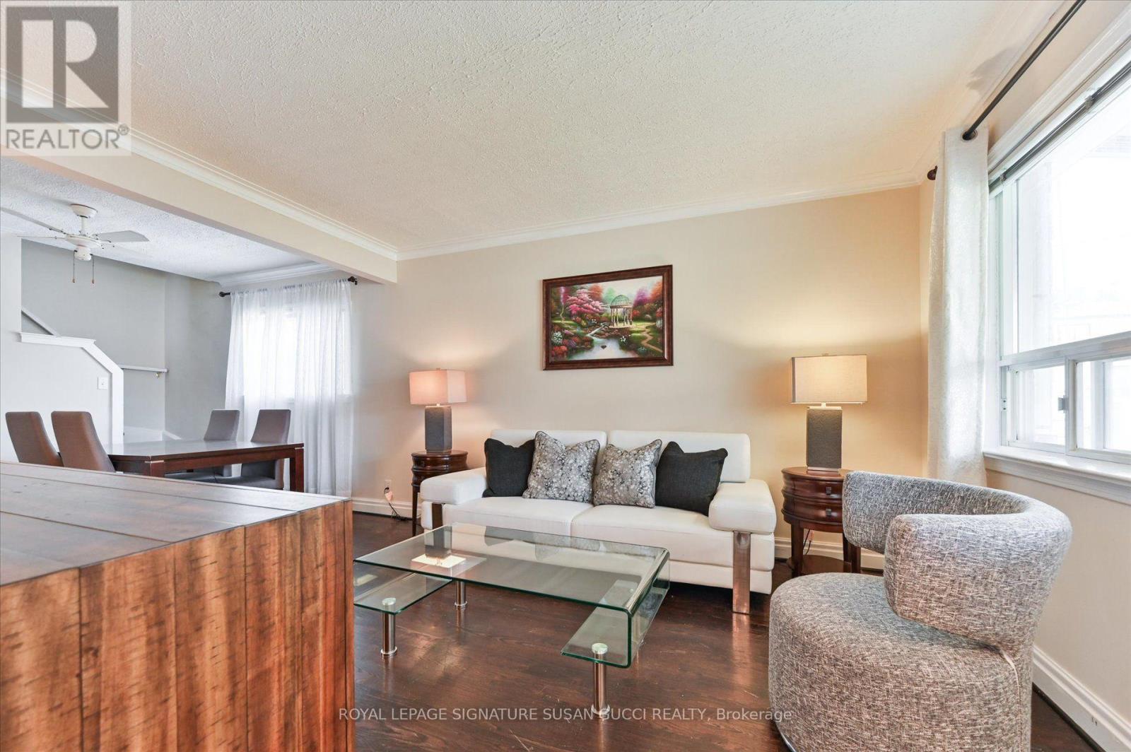 292 Glebemount Avenue, Toronto, Ontario M4C 3V3 - Photo 4 - E13719706