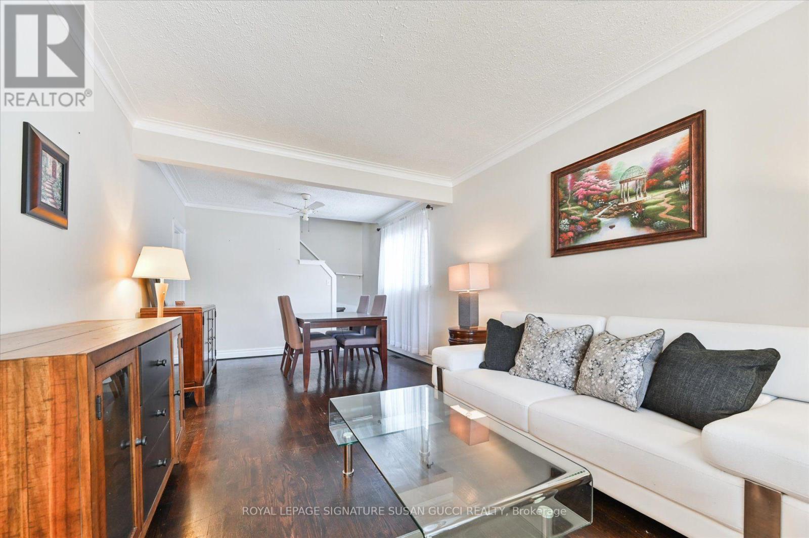 292 Glebemount Avenue, Toronto, Ontario M4C 3V3 - Photo 5 - E13719706