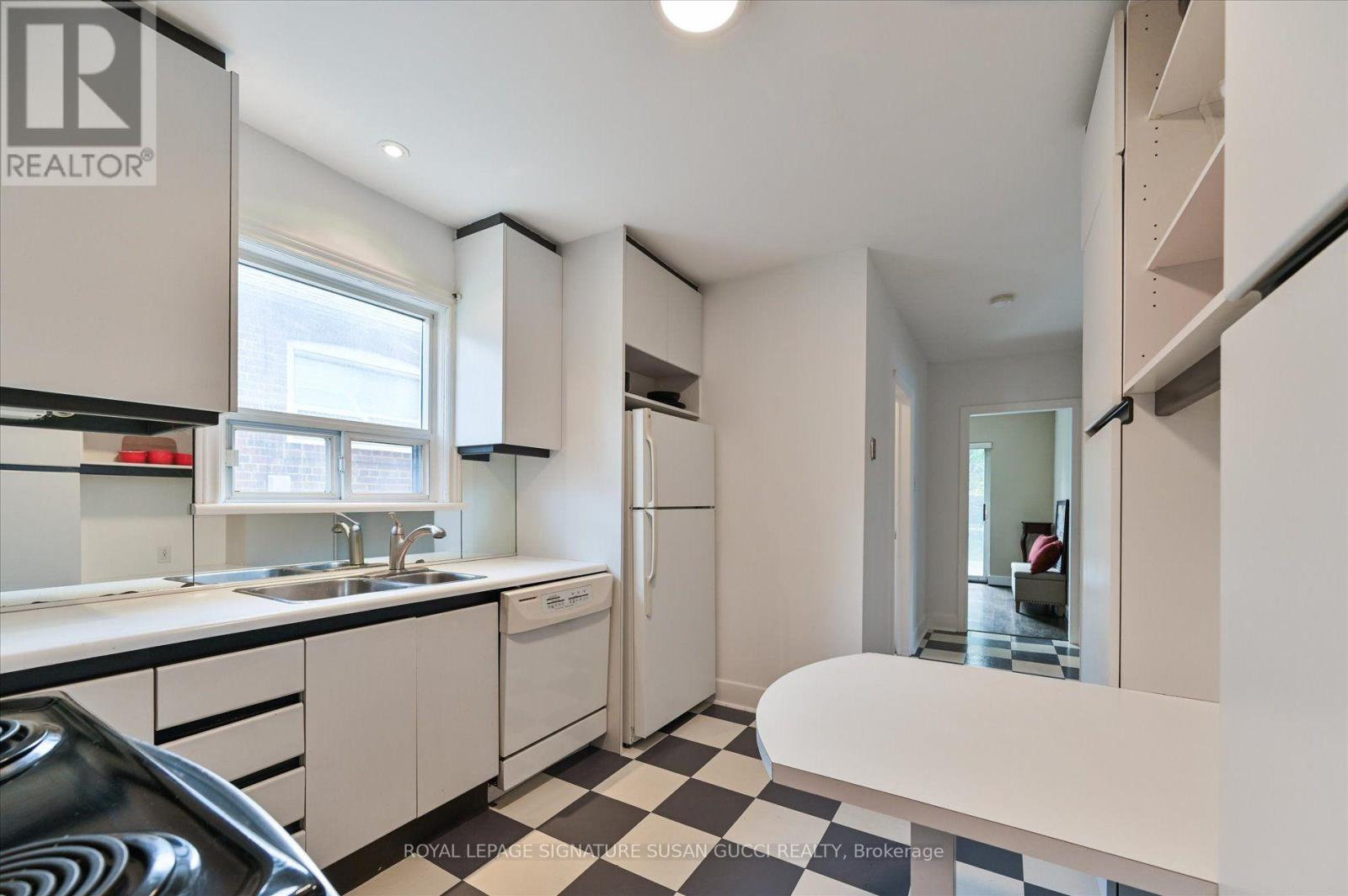 292 Glebemount Avenue, Toronto, Ontario M4C 3V3 - Photo 9 - E13719706