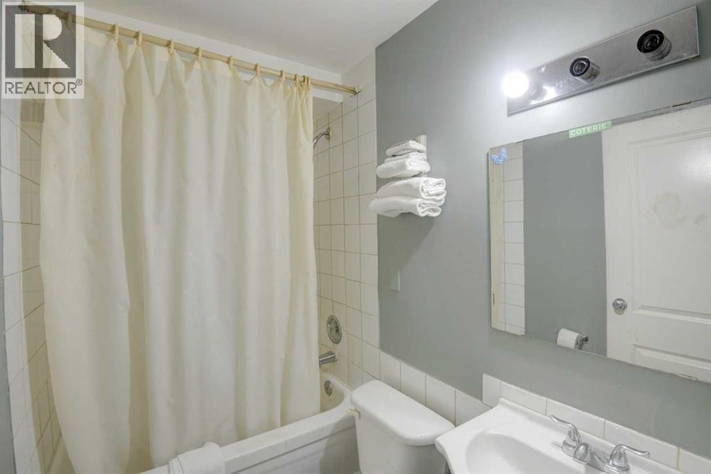2107 16 Avenue NW, Calgary, Alberta  T2M 0M3 - Photo 18 - A2340675