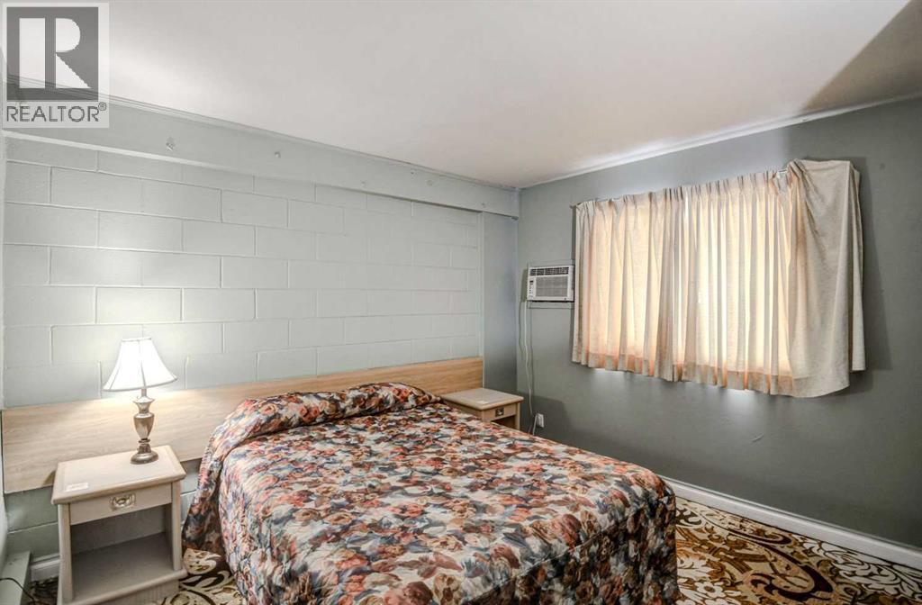 2107 16 Avenue NW, Calgary, Alberta  T2M 0M3 - Photo 9 - A2340675