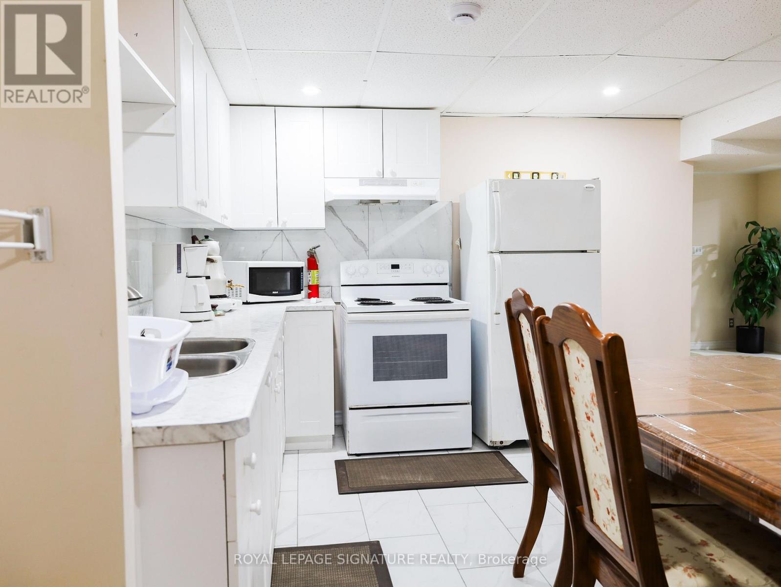 1 Bed 1bath Basement - 77 Rushingbrook Drive, Richmond Hill, Ontario  L4S 1X4 - Photo 7 - N13719632