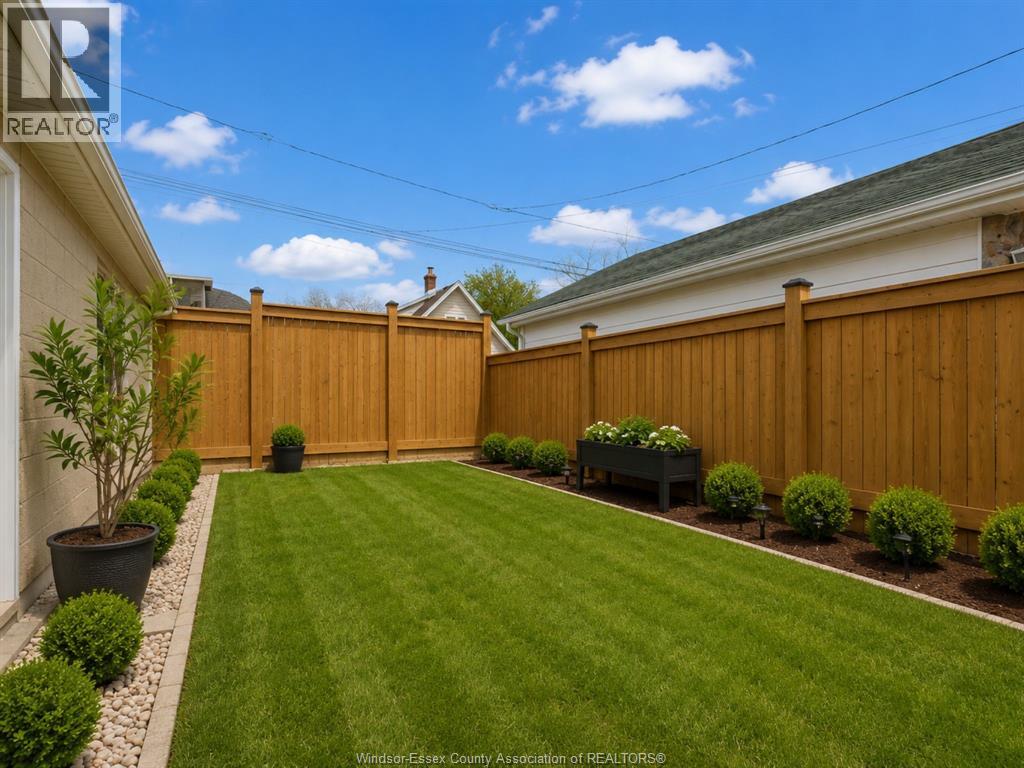 2306 Lincoln Road, Windsor, Ontario  N8W 2R5 - Photo 17 - 26016862