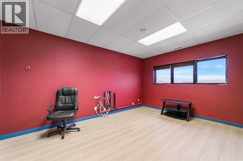 Bay C, 4707 51 Avenue, Camrose, Alberta  T4V 0V3 - Photo 15 - A2272882