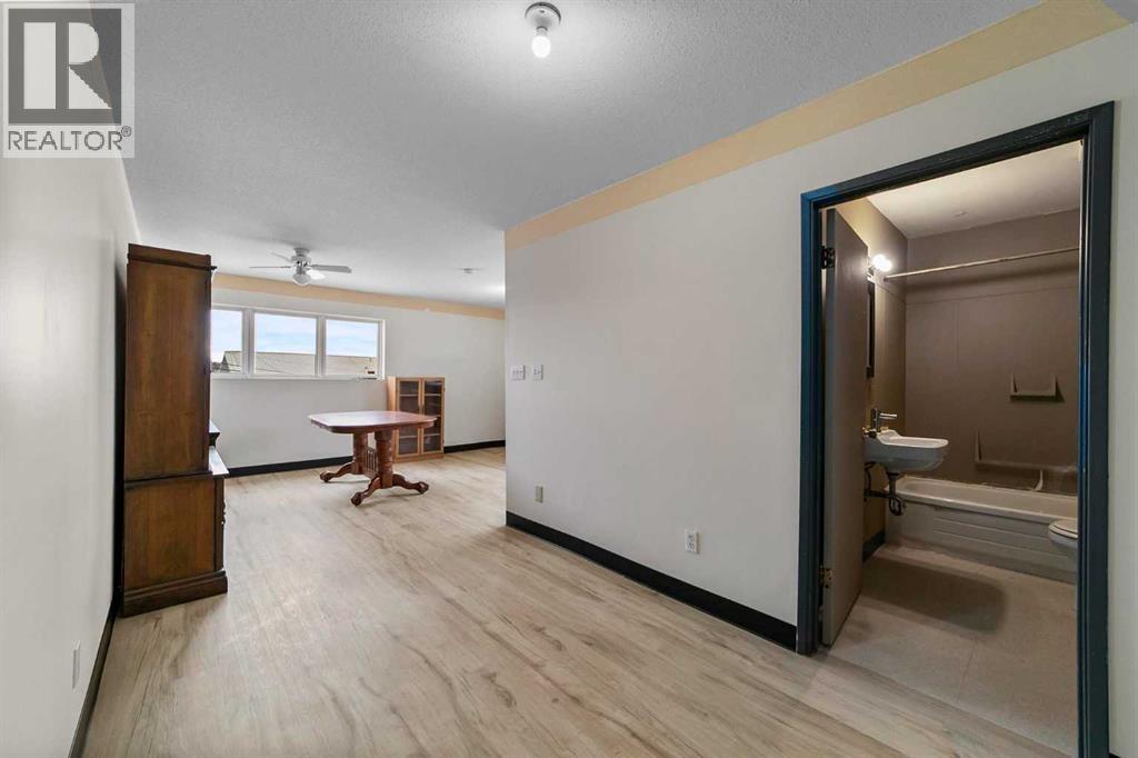 Bay C, 4707 51 Avenue, Camrose, Alberta  T4V 0V3 - Photo 19 - A2272882