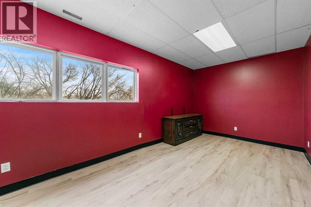 Bay C, 4707 51 Avenue, Camrose, Alberta  T4V 0V3 - Photo 24 - A2272882
