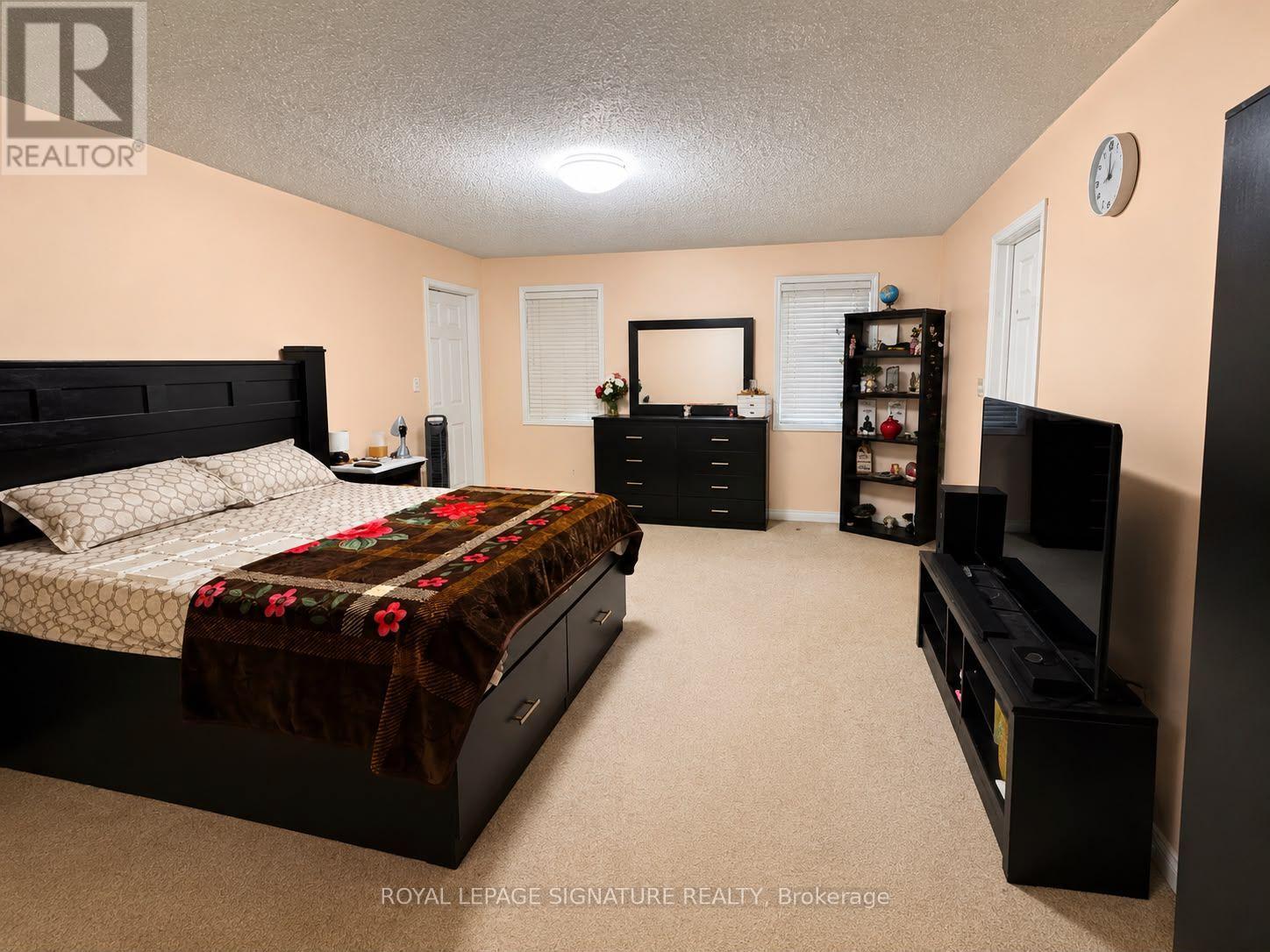 Upper - 10 Bonavista Drive, Brampton, Ontario  L6X 0N2 - Photo 10 - W13719688