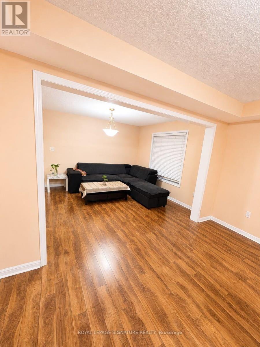 Upper - 10 Bonavista Drive, Brampton, Ontario  L6X 0N2 - Photo 5 - W13719688