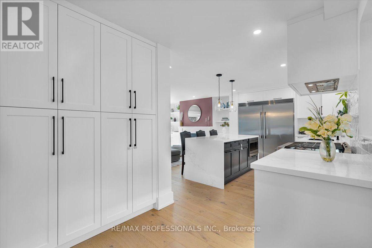 4 Winston Grove, Toronto, Ontario  M8Y 2K8 - Photo 14 - W13719694