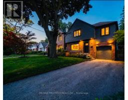 4 WINSTON GROVE, Toronto, Ontario