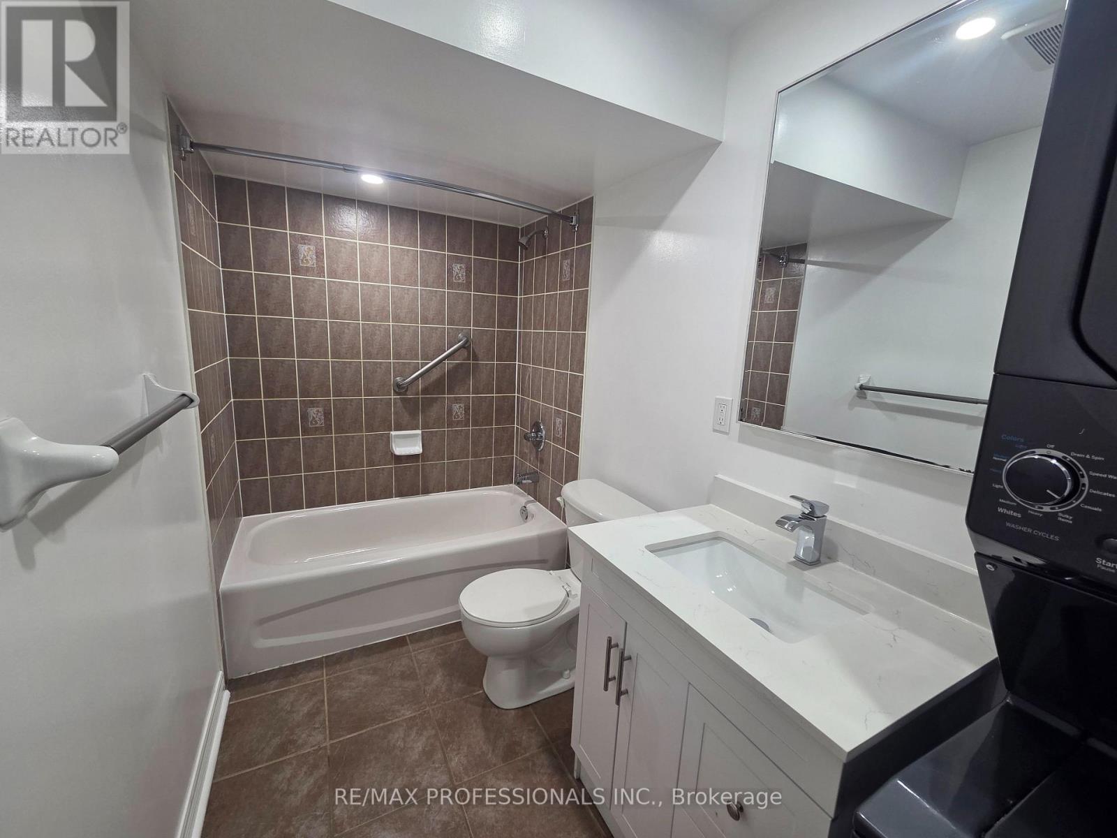 Bsmt - 7 Fallgate Drive, Brampton, Ontario  L6X 0R5 - Photo 12 - W13719704