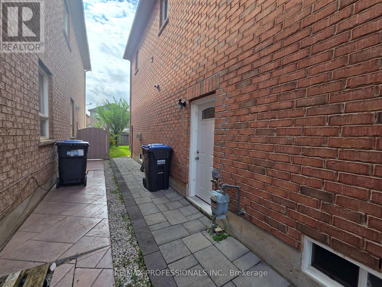 Bsmt - 7 Fallgate Drive, Brampton, Ontario  L6X 0R5 - Photo 14 - W13719704