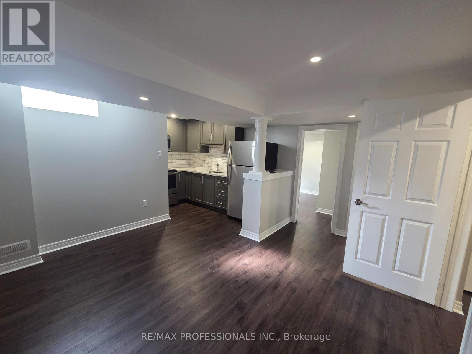Bsmt - 7 Fallgate Drive, Brampton, Ontario  L6X 0R5 - Photo 3 - W13719704