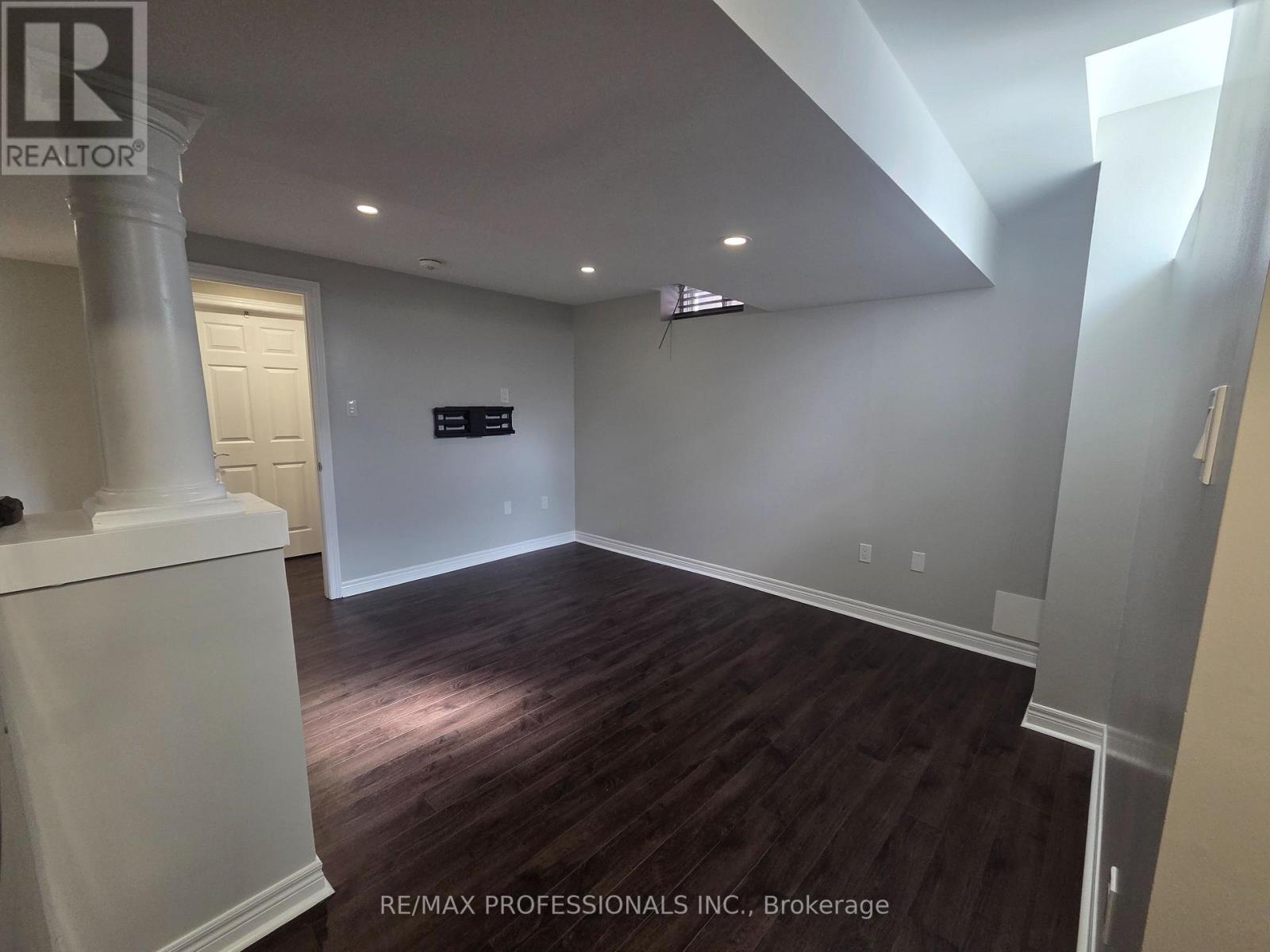Bsmt - 7 Fallgate Drive, Brampton, Ontario  L6X 0R5 - Photo 4 - W13719704