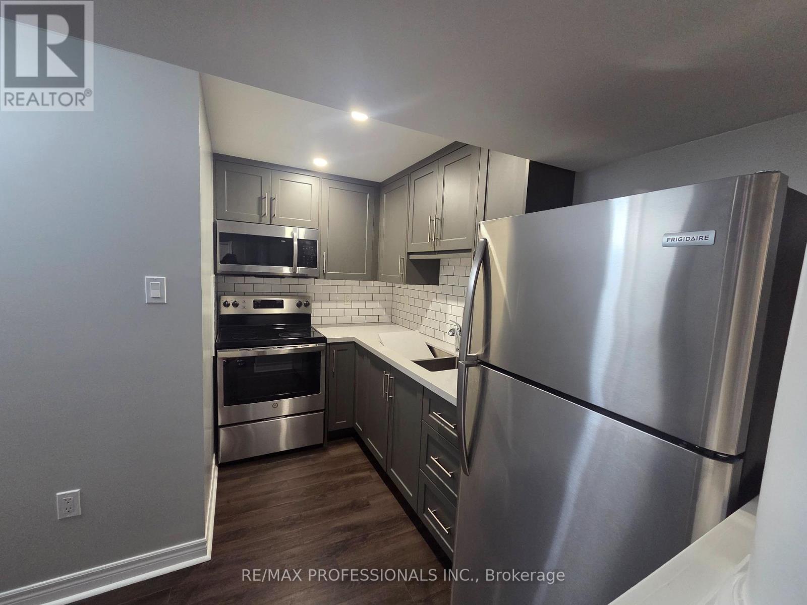 Bsmt - 7 Fallgate Drive, Brampton, Ontario  L6X 0R5 - Photo 5 - W13719704