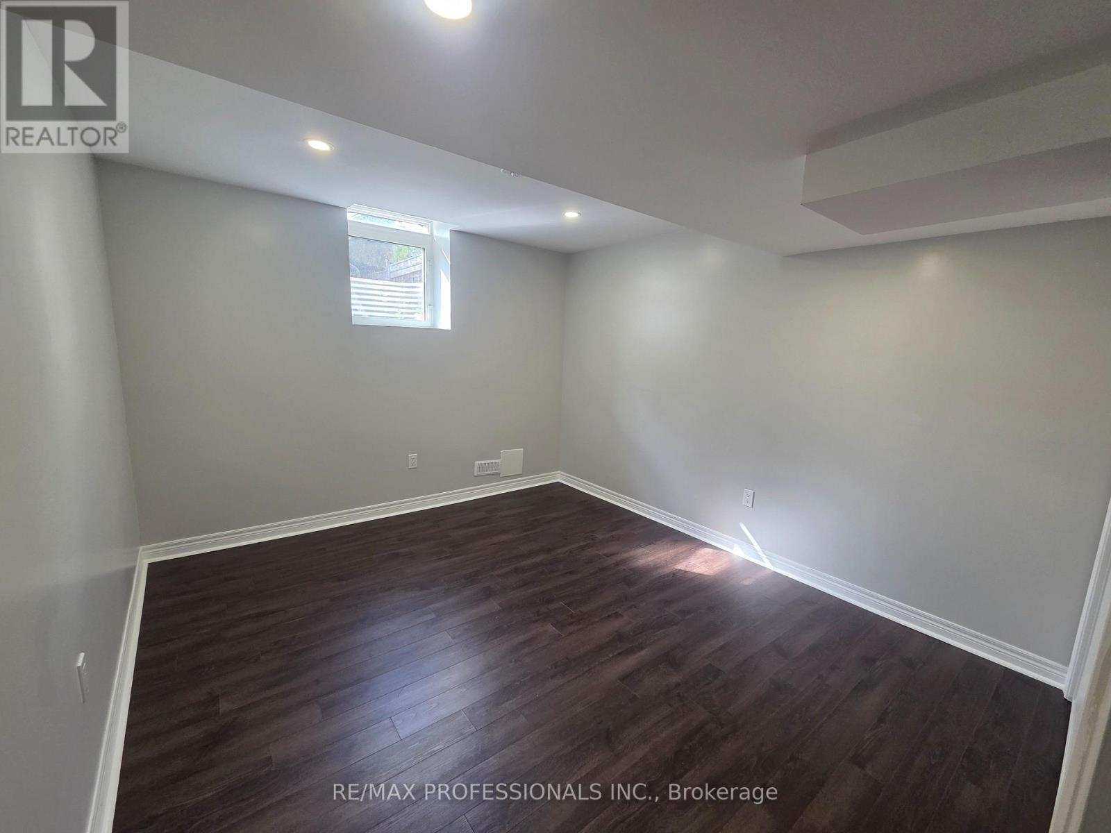 Bsmt - 7 Fallgate Drive, Brampton, Ontario  L6X 0R5 - Photo 7 - W13719704