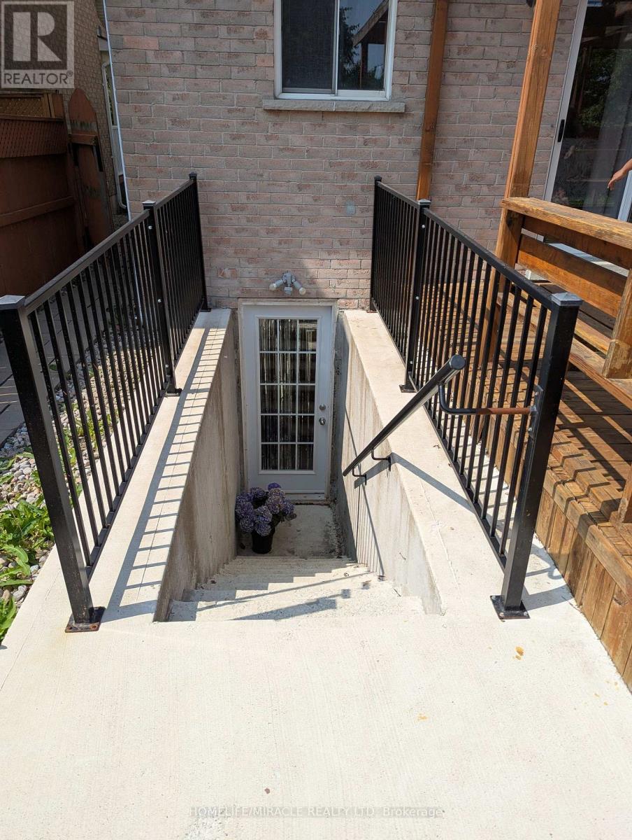 Basement - 1599 Samuelson Circle (Basement), Mississauga, Ontario  L5N 7Z7 - Photo 4 - W13719708