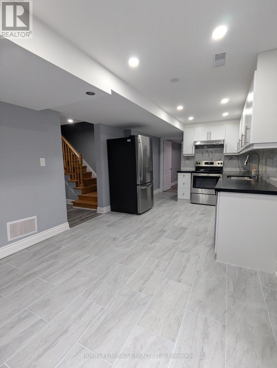 Basement - 1599 Samuelson Circle (Basement), Mississauga, Ontario  L5N 7Z7 - Photo 5 - W13719708