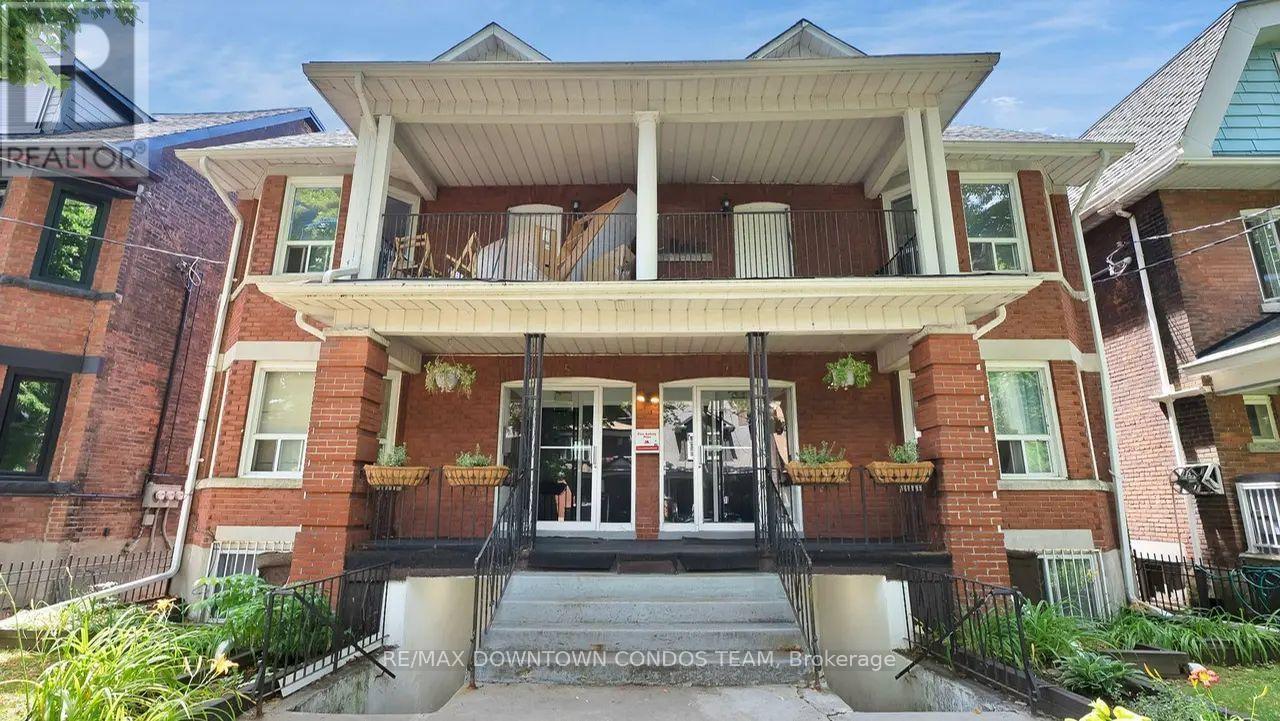 101 - 7 THORNBURN AVENUE, Toronto, Ontario