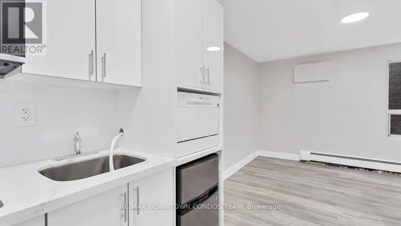 101 - 7 Thornburn Avenue, Toronto, Ontario  M6K 1C4 - Photo 11 - W13719730