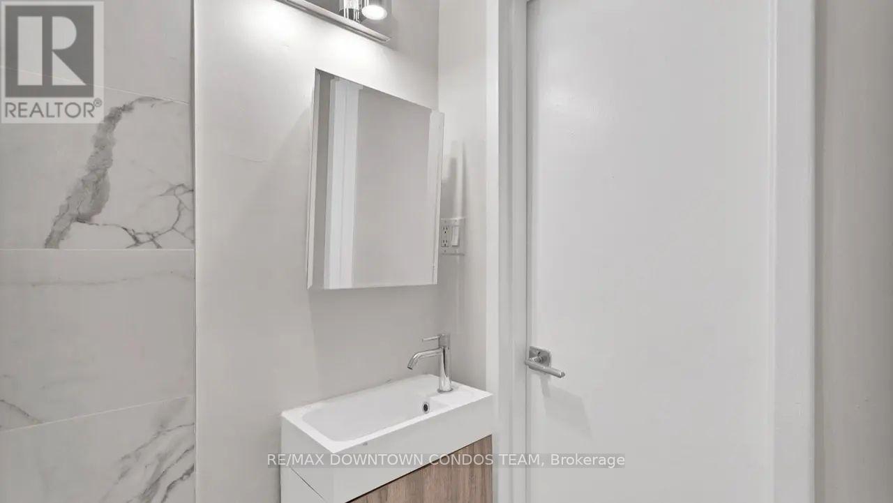101 - 7 Thornburn Avenue, Toronto, Ontario  M6K 1C4 - Photo 12 - W13719730