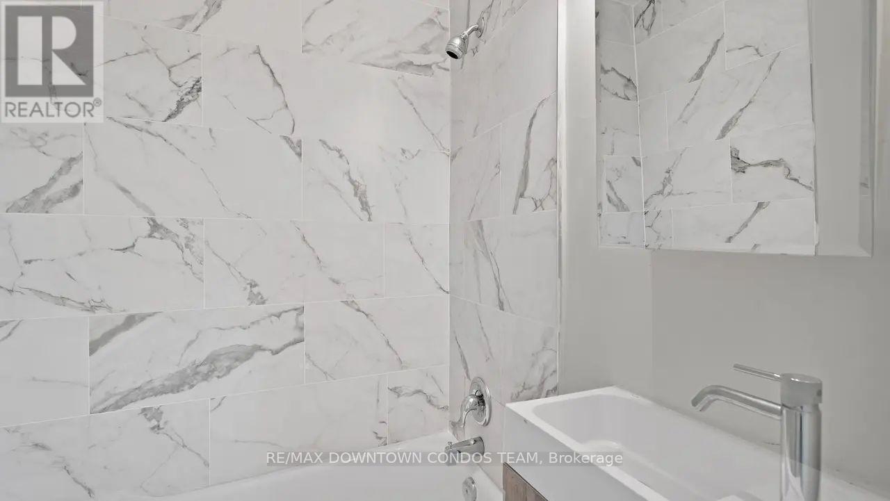 101 - 7 Thornburn Avenue, Toronto, Ontario  M6K 1C4 - Photo 13 - W13719730