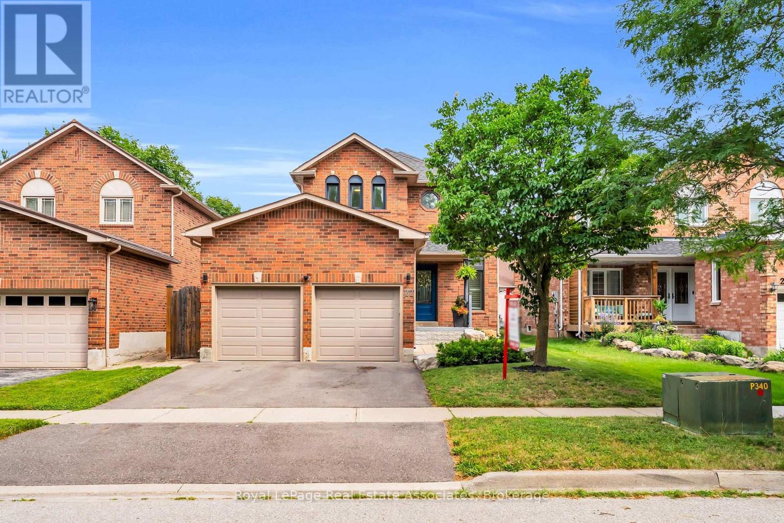 22 MCCULLOUGH CRESCENT, Halton Hills, Ontario