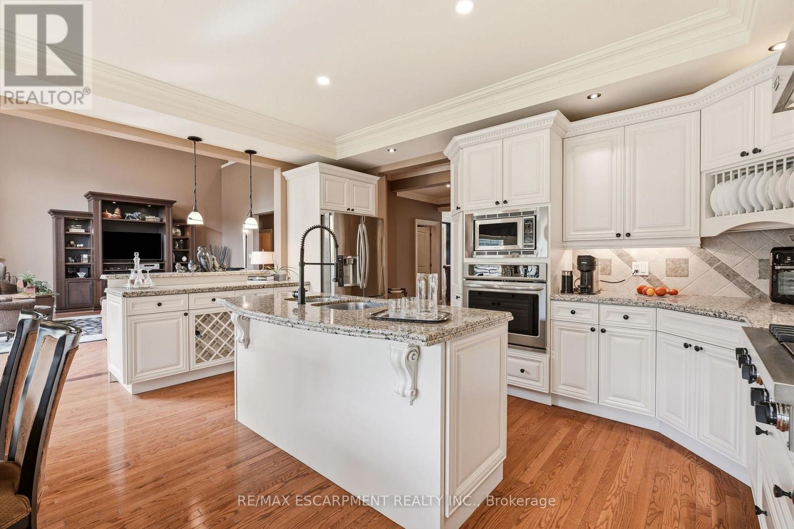 28 Millcreek Court, Hamilton, Ontario  L9G 4Z3 - Photo 9 - X13719690