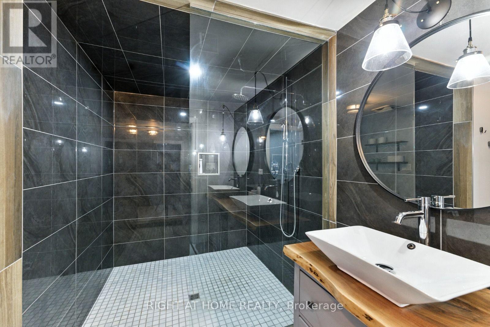 65 Sunvale Place W, Hamilton, Ontario  L8E 4Z6 - Photo 29 - X13719728