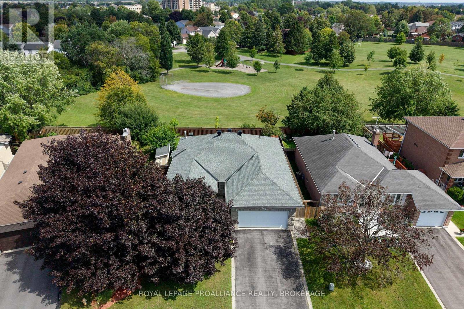 542 Davis Drive, Kingston, Ontario  K7M 8J6 - Photo 3 - X13719696