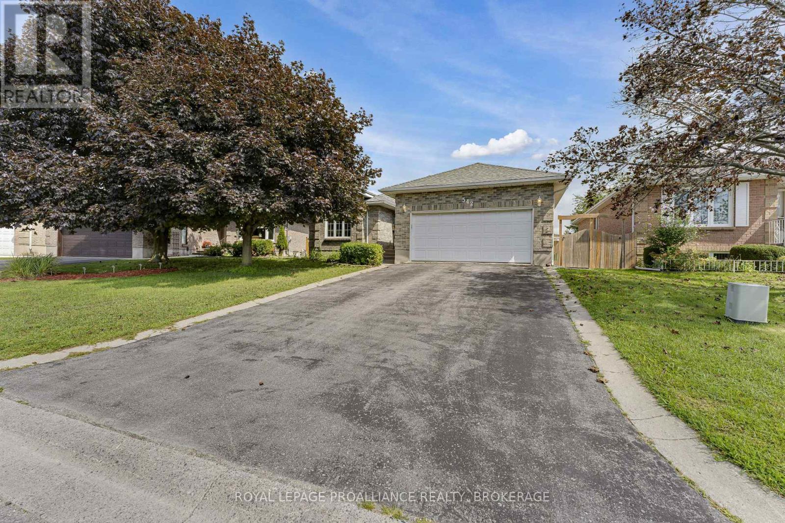 542 Davis Drive, Kingston, Ontario  K7M 8J6 - Photo 2 - X13719696