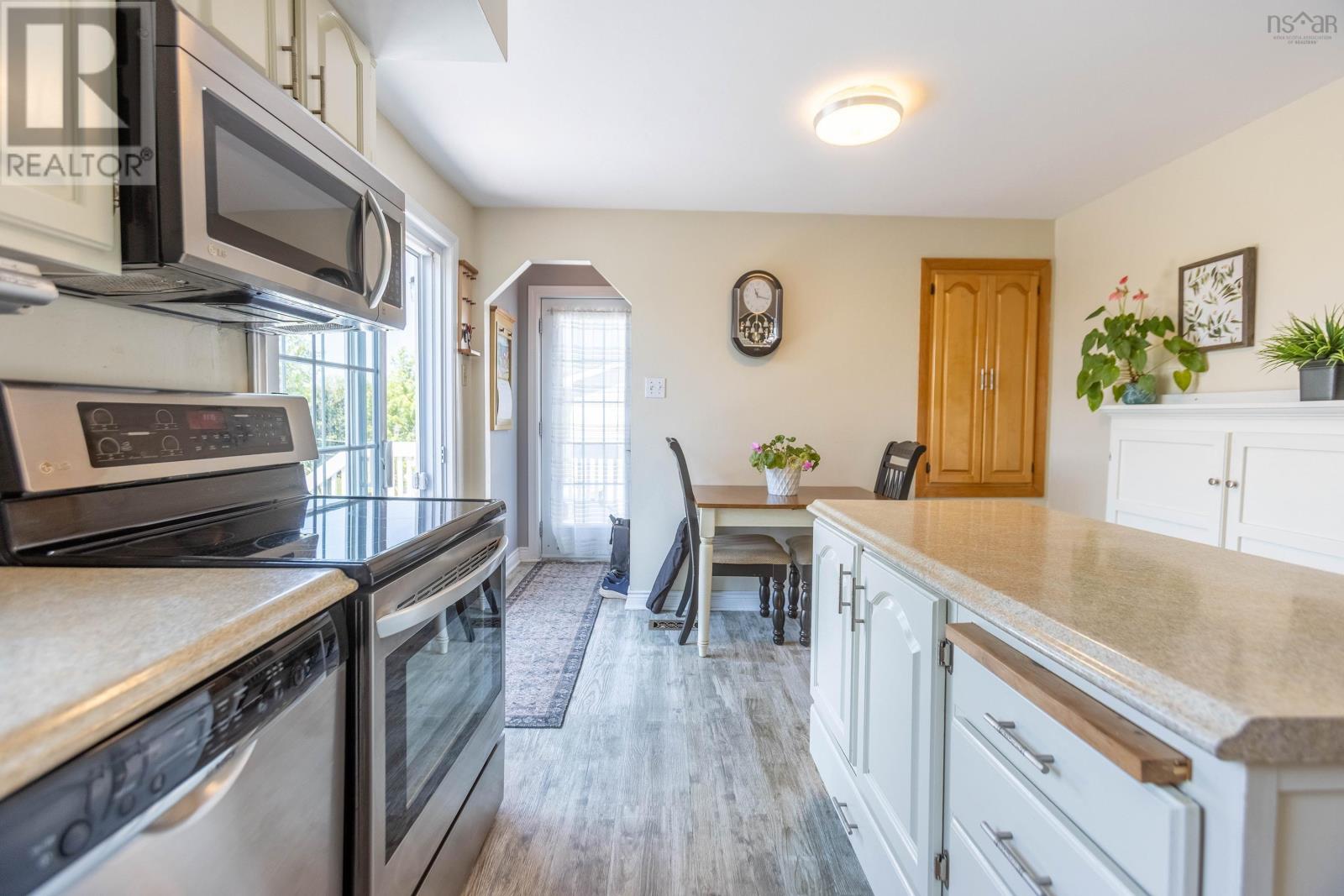 75 Willow Street, Amherst, Nova Scotia  B4H 3W6 - Photo 11 - 202619803