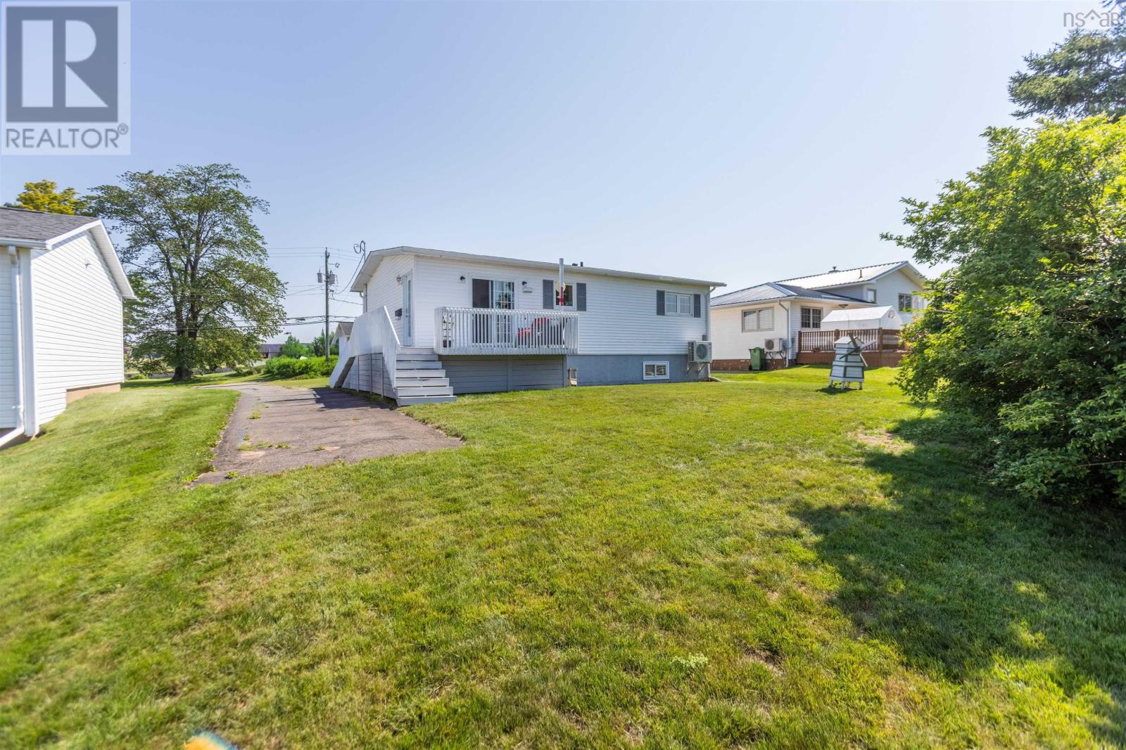 75 Willow Street, Amherst, Nova Scotia  B4H 3W6 - Photo 4 - 202619803