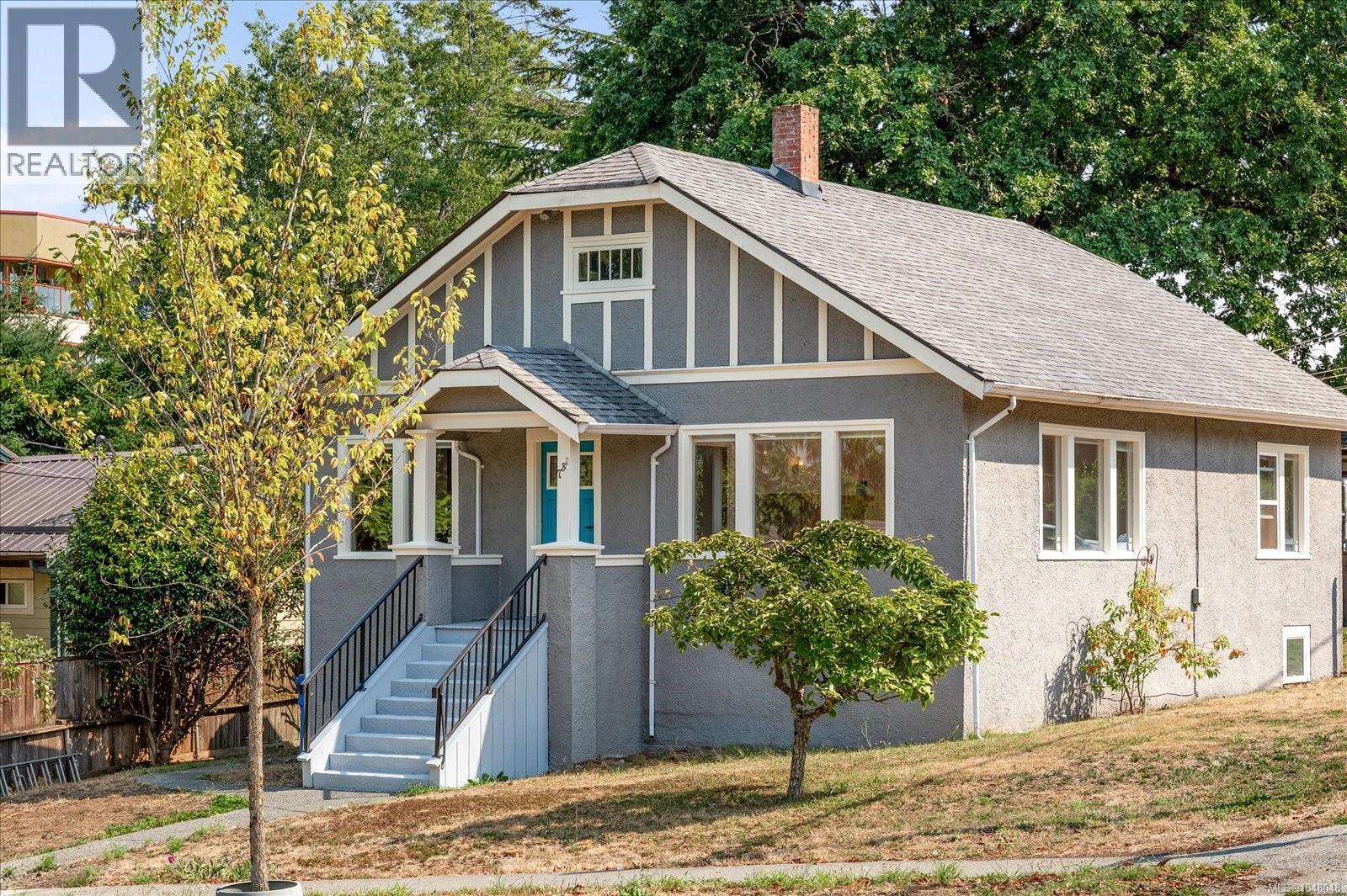 733 Fitzwilliam St, Nanaimo, British Columbia  V9R 3B7 - Photo 1 - 1048048