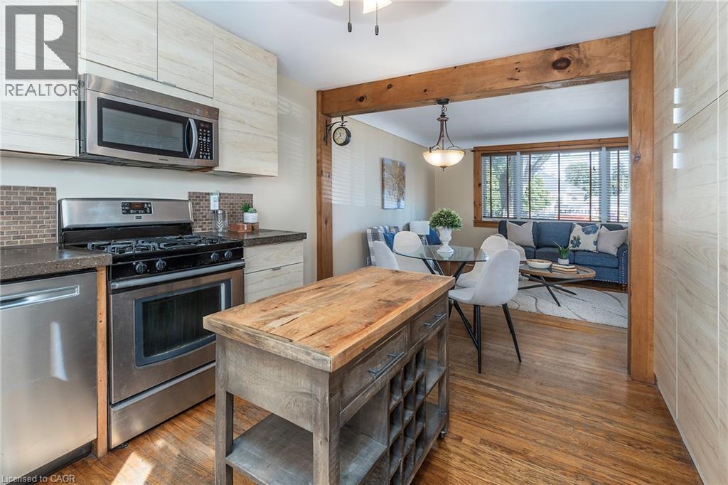 274 East 38th Street, Hamilton, Ontario  L8V 4G3 - Photo 8 - 40858567