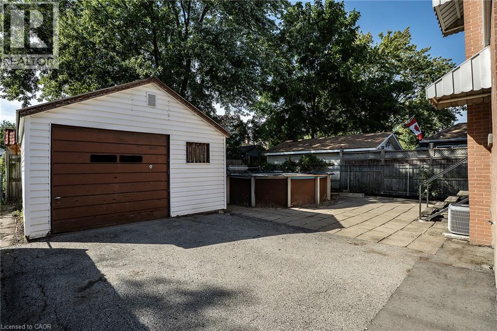 274 East 38th Street, Hamilton, Ontario  L8V 4G3 - Photo 17 - 40858567