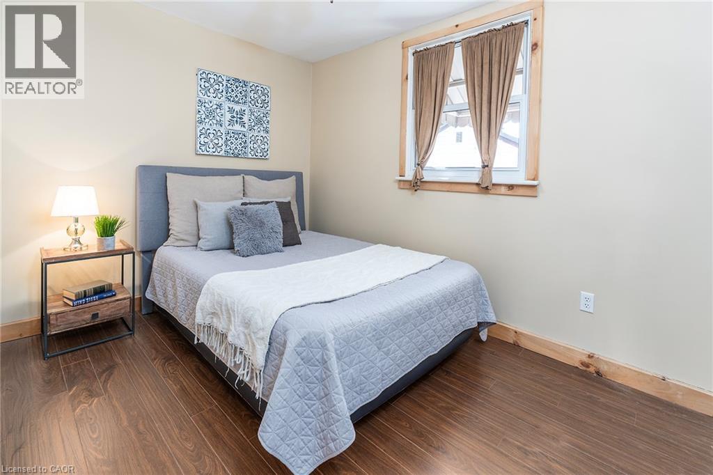 274 East 38th Street, Hamilton, Ontario  L8V 4G3 - Photo 9 - 40858567
