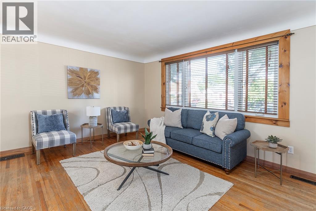 274 East 38th Street, Hamilton, Ontario  L8V 4G3 - Photo 3 - 40858567