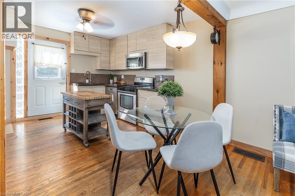 274 East 38th Street, Hamilton, Ontario  L8V 4G3 - Photo 6 - 40858567