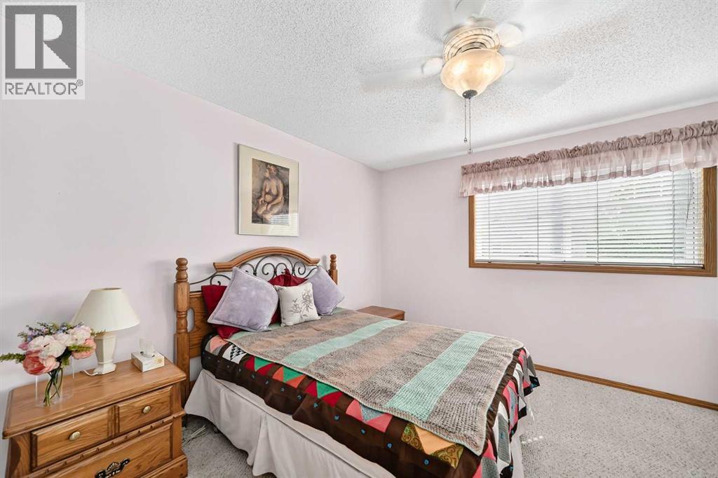 20 Everstone Place Sw, Calgary, Alberta  T2Y 4H9 - Photo 13 - A2339278