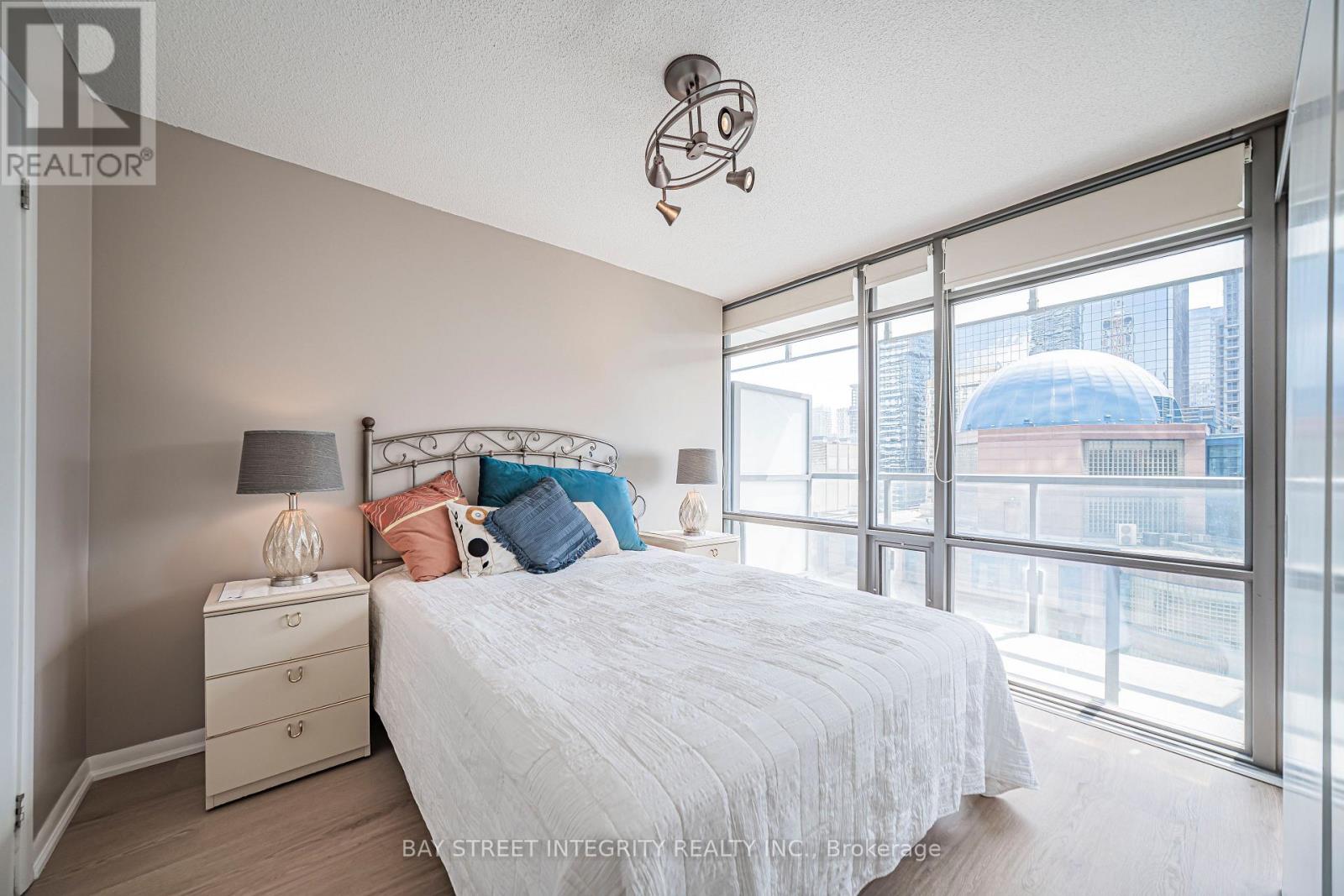 1406 - 38 Grenville Street, Toronto, Ontario  M4Y 1A5 - Photo 30 - C13717244